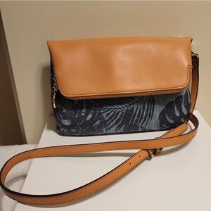 G.I.L.I. Tan Leather/Palm Print Canvas 2-in-1=Clutch/Crossbody Bag MSRP $139